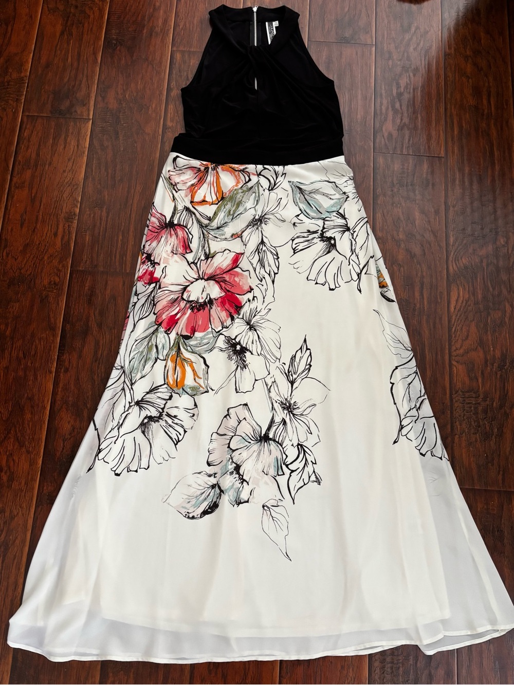 Julian Taylor New York beautiful Black & White Floral Maxi dress